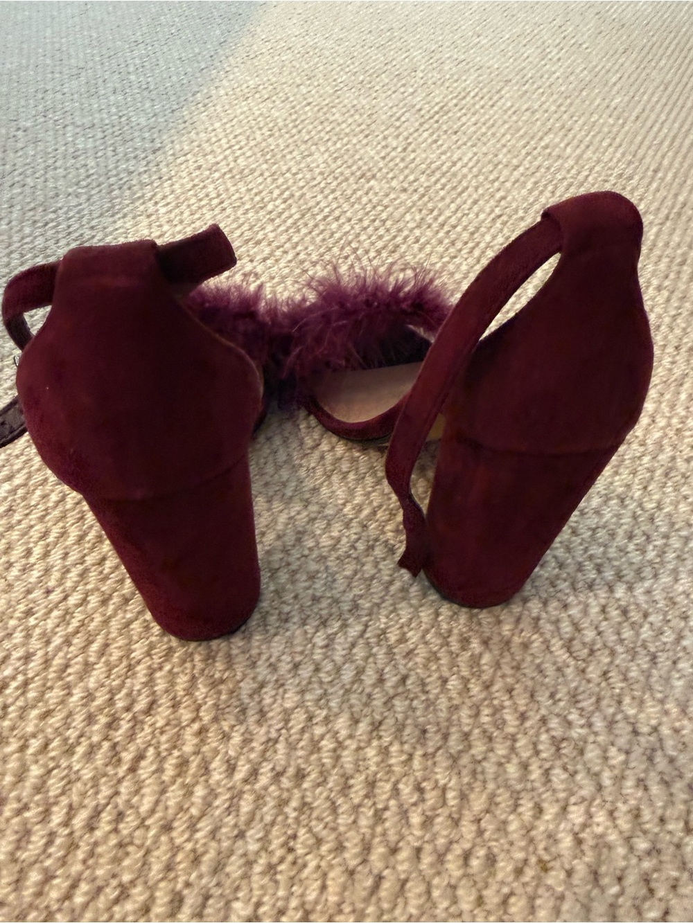 Steve Madden "Carabu" Feathered Ankle-Strap Block HeelsSumptuous Suede Size 7M - Picture 8 of 8